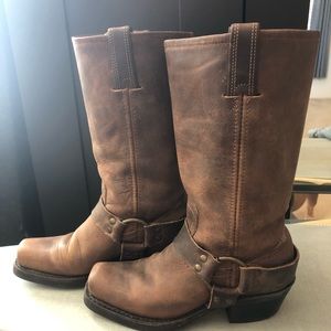Women’s size 5 1/2 Frye Harness boot